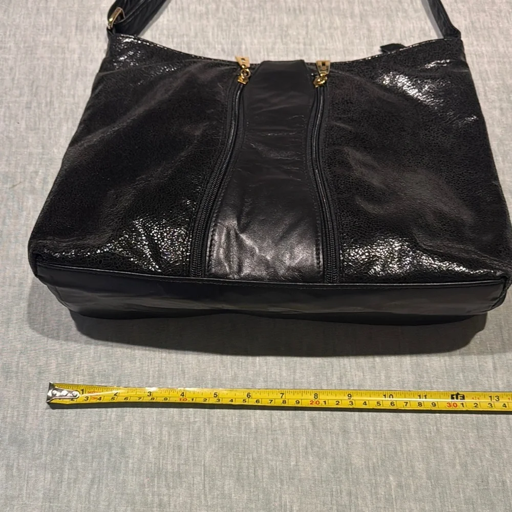 Genuine leather Women Sleek Black Crossbody Bag with Structured Desig